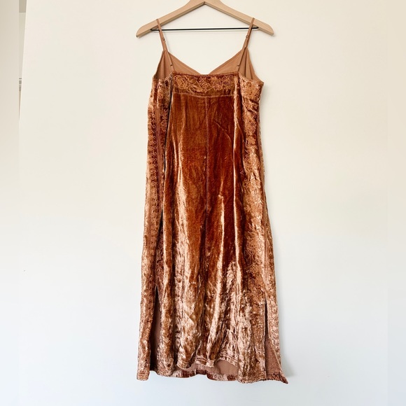 Anthropologie Lucie Embroidered Velvet Slip Midi Petite Dress - Picture 8 of 10